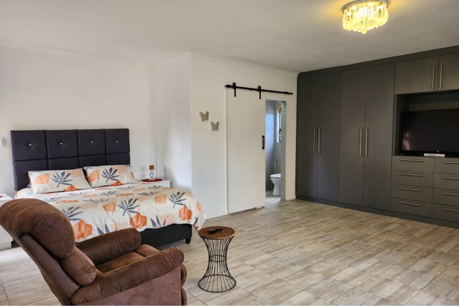 4 Bedroom Property for Sale in Bardale Village Western Cape